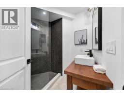 64 RAVINA Crescent - 39