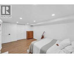 25 PARK Street E - 31