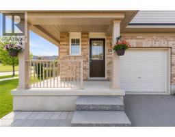 538 BEAUMONT Crescent - 2