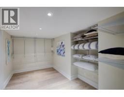 14 JAMES Court - 33