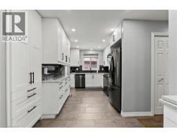 104 FIONA Crescent - 10