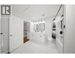 33 TARA PARK Crescent - 25