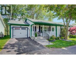 137 WESLEY Crescent - 3