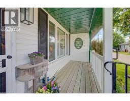 137 WESLEY Crescent - 5