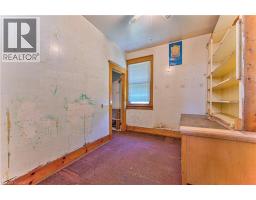 12 MYRTLE Avenue - 12