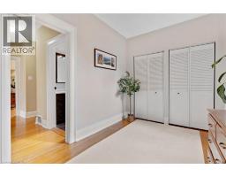 11 EARL Street - 25