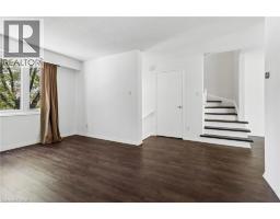 32 LANSING Square - 11