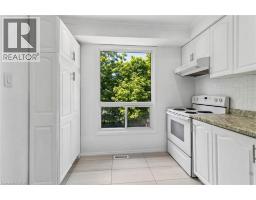 32 LANSING Square - 18