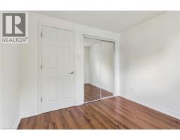 32 LANSING Square - 22