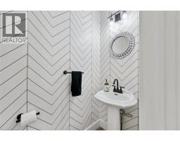52 STIRLING MACGREGOR Drive - 18