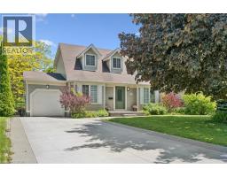 52 STIRLING MACGREGOR Drive - 2