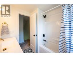 52 STIRLING MACGREGOR Drive - 25