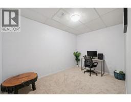 52 STIRLING MACGREGOR Drive - 31
