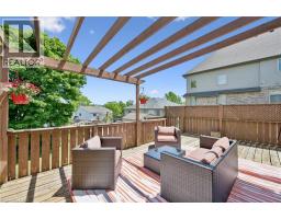 52 STIRLING MACGREGOR Drive - 37