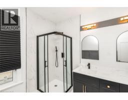 209 DRUMMOND Street - 34