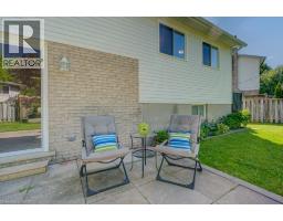 16 SUGAR MAPLE Place - 32