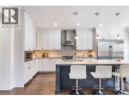47 HAWKE Crescent - 12