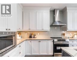 47 HAWKE Crescent - 14