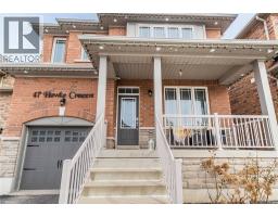 47 HAWKE Crescent - 2