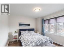 47 HAWKE Crescent - 25