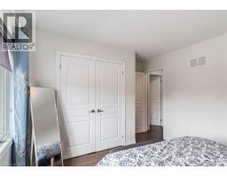 47 HAWKE Crescent - 26
