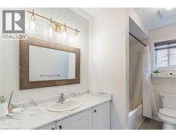 47 HAWKE Crescent - 29