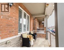 47 HAWKE Crescent - 3