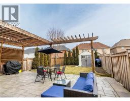 47 HAWKE Crescent - 36