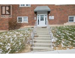 21 MOUNTWOOD Avenue UnitNo. 6 - 3