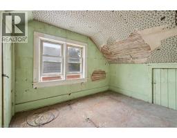 6 W RIVERSIDE Drive W - 17