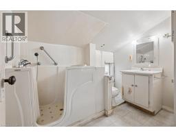6 W RIVERSIDE Drive W - 18