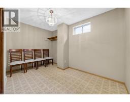 43 PURITAN Court - 32