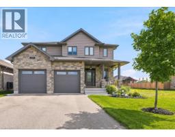 209 ARDEN Crescent - 1