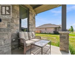 209 ARDEN Crescent - 6