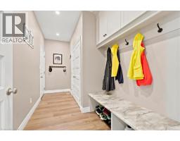 209 ARDEN Crescent - 9