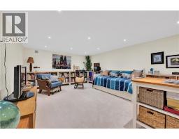 912 BOOTHMAN Avenue - 44