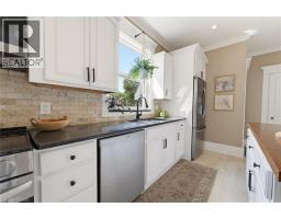 52 ROOSHILL Drive - 11
