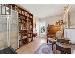 52 ROOSHILL Drive - 25