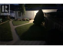 184 LONDON Street N - 35
