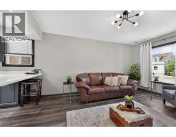 184 LONDON Street N - 8