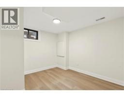 371 ROBINA Road - 43