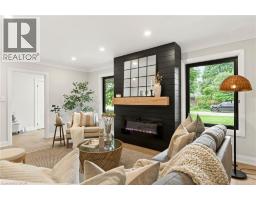 371 ROBINA Road - 7