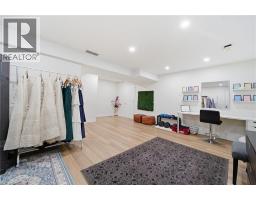 280 FARLEY Drive - 32