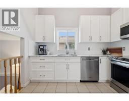 325 TAIT Crescent - 8