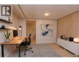 68 TINDALE Court - 32