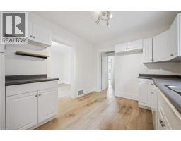 38 STIRLING Avenue N - 9