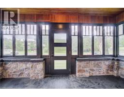 110 BROCK Street - 14