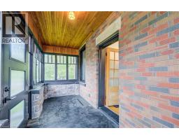 110 BROCK Street - 15