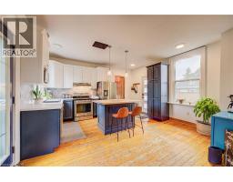 110 BROCK Street - 18