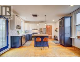 110 BROCK Street - 19